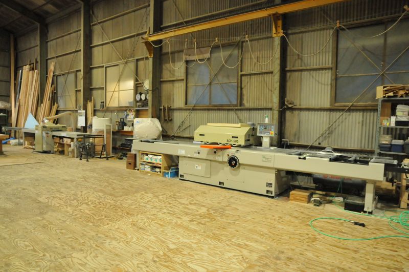 松戸市・市川市の宮大工 工匠の工場に大型木工機械2台が搬入されました!